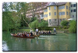 Stocherkahn Tübingen. Schmidt's Stocherkahnfahrten Romantik-Fahrt