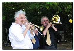 Stocherkahn Tübingen. Schmidt's Stocherkahnfahrten Dixieland-Tour